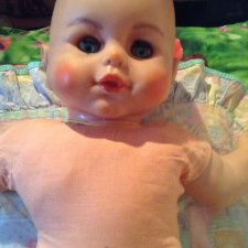 Чем вывести пятна от акриловой вьевшейся красной краски на виниле?с лица пупсика гдр Нужен совет