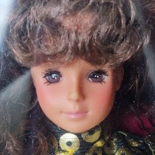 Кукла Betty Golden шатенка