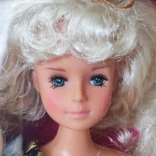 Кукла Betty Golden блондинка