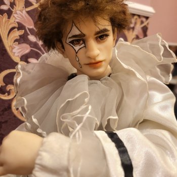 Помогите найти автора куклы