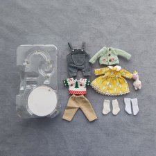 Продам лотом одежду и подставку для об11 ob11