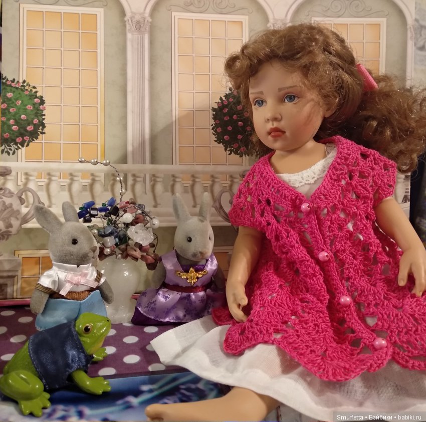 Беатрис читает книжку про Bunnies