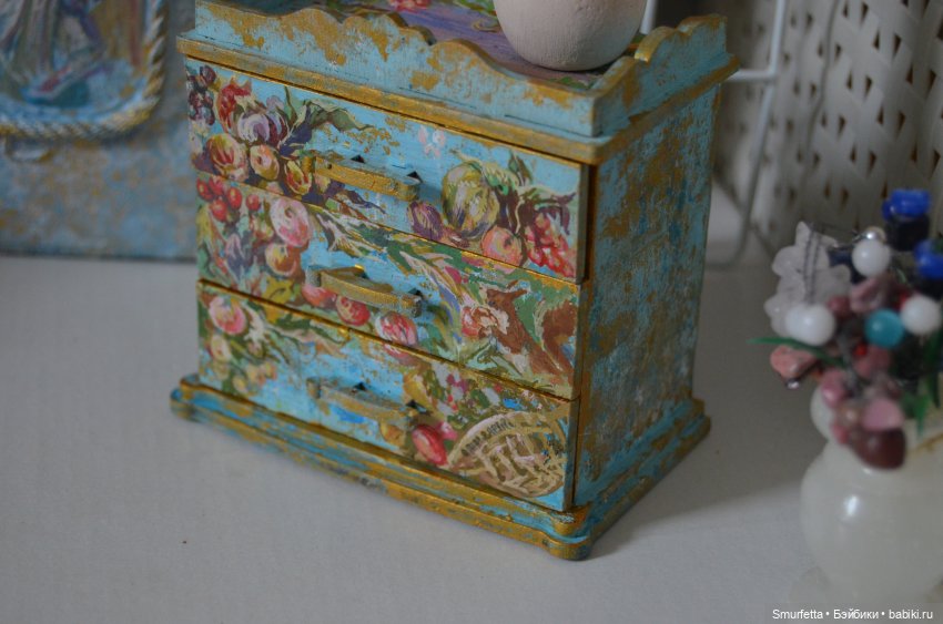 Роспись мебели для Крузелингов