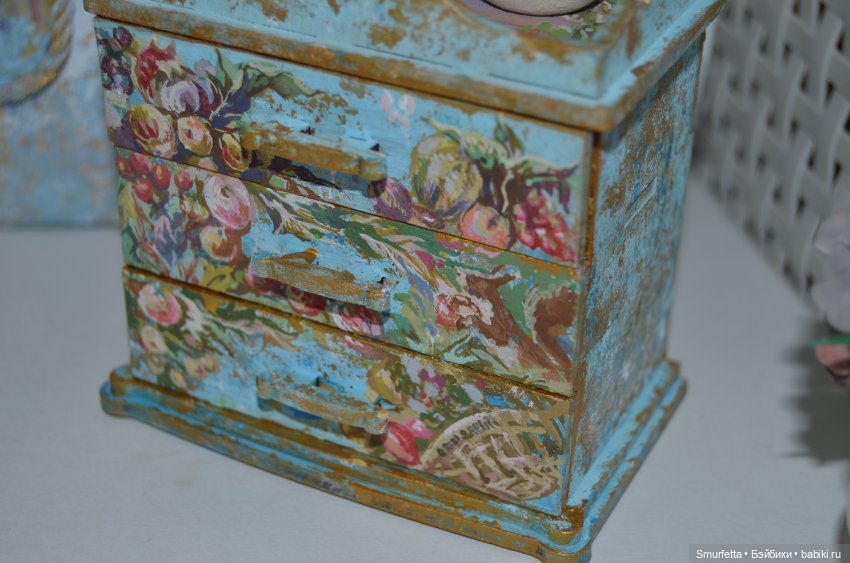 Роспись мебели для Крузелингов