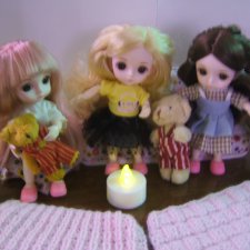 Три девицы вечерком замечтались о своём. Сказочка