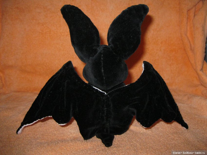 А у Вас, есть (сохранились) игрушки с детства, сделанные Вашими руками