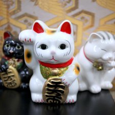 Признаки весны на выставке "Япония. Куклы, сказки и легенды"