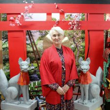 Уголок Фусими Инари на выставке "Япония. Куклы, сказки и легенды"