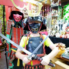 Юный самурай на выставке "Япония. Куклы, сказки и легенды"