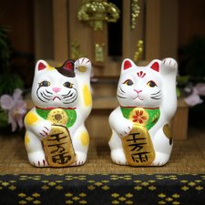 Оригинальные Манэки-нэко на мастер-классе выставки "Япония. Куклы, сказки и легенды"