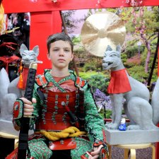 Фото в доспехах на выставке "Япония. Куклы, сказки и легенды"