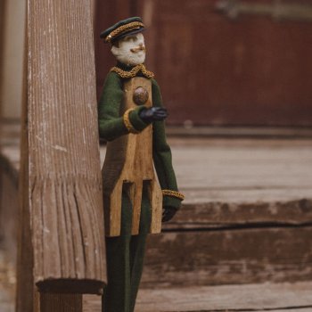 "Железнодорожник" на выставке "Куклы с характером. Четвертая высота"