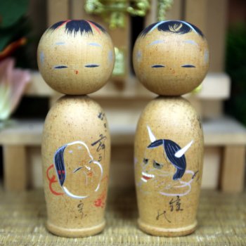 Кокэси с масками театра Но на выставке "Япония. Куклы, сказки и легенды"