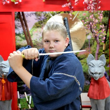 Юный самурай на выставке "Япония. Куклы, сказки и легенды"