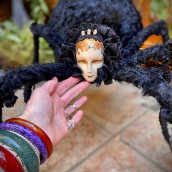 "Чёрная вдова" на выставке "Куклы с характером. Четвертая высота"