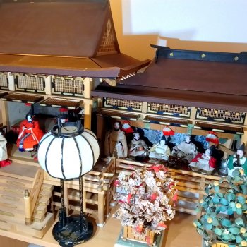 Небольшая коллекция антикварных кукол на выставке "Япония. Куклы, сказки и легенды"