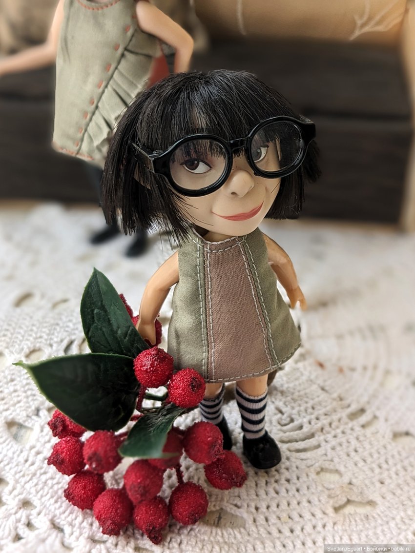 Кукла Эдна Мод (Edna Mode): Суперсемейка (The Incredibles) (фото 8)
