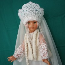 «Во всех ты, душенька, нарядах хороша!..»  Снегурочка в золотом