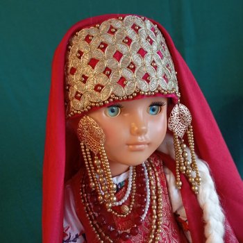 «Во всех ты, душенька, нарядах хороша!..» Красная королевна