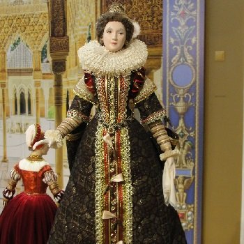 Сезон 2025. Куклы особняка Клодта. Придворные дамы.