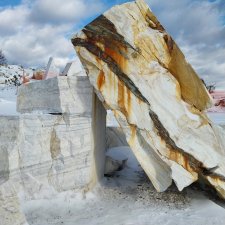 Поездка на Мраморный карьер в Бугульдейке и на Хивусах вокруг Ольхона (Байкал)