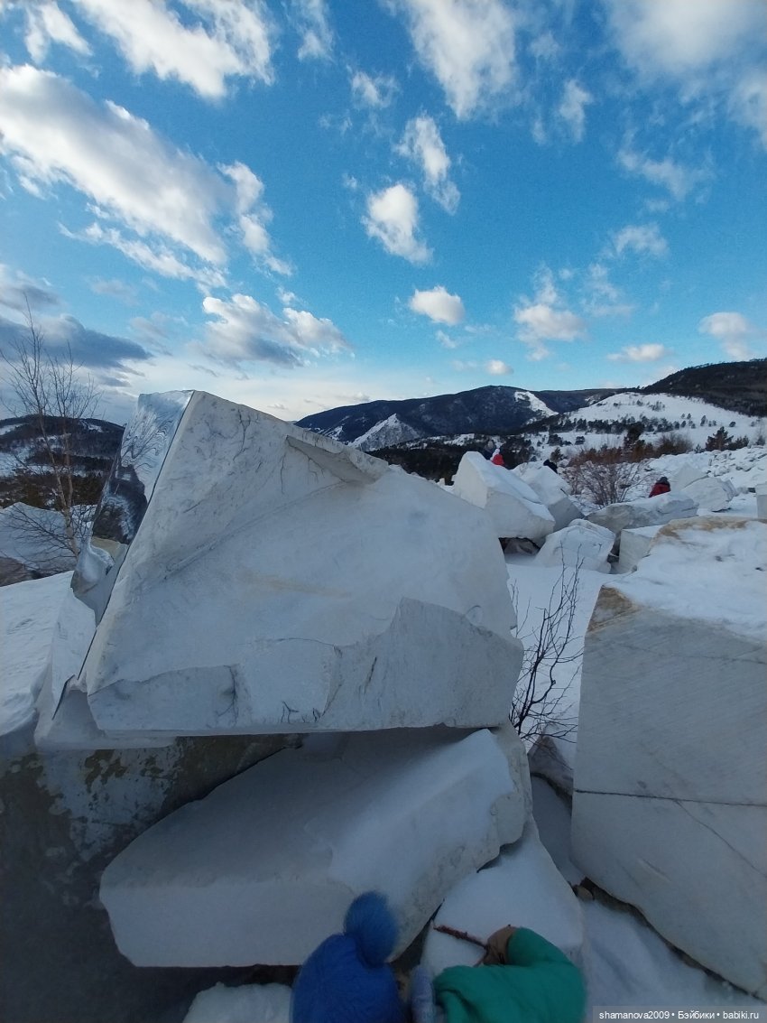 Поездка на Мраморный карьер в Бугульдейке и на Хивусах вокруг Ольхона (Байкал)