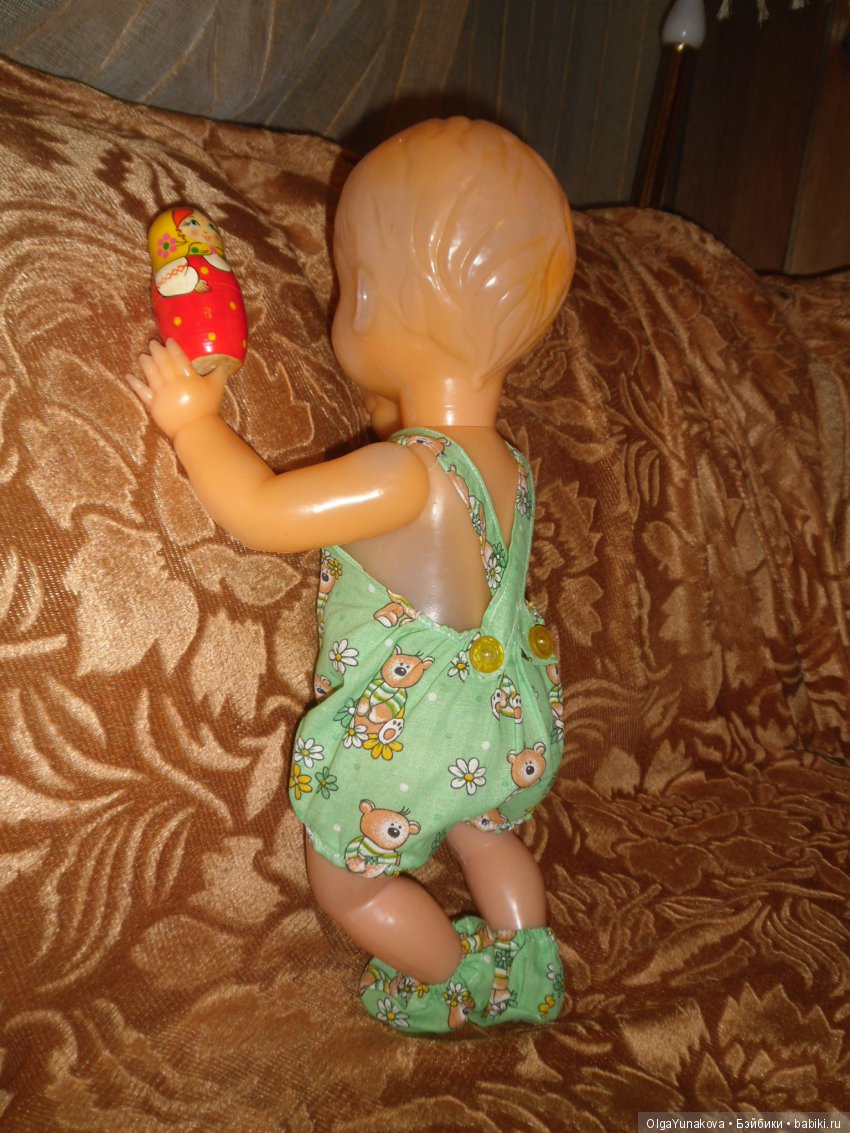 Алешка с матрешкой