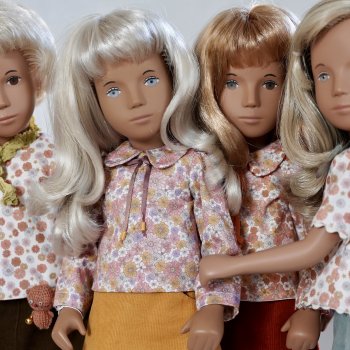 Весенние подружки Саши, Сашеньки и Александры