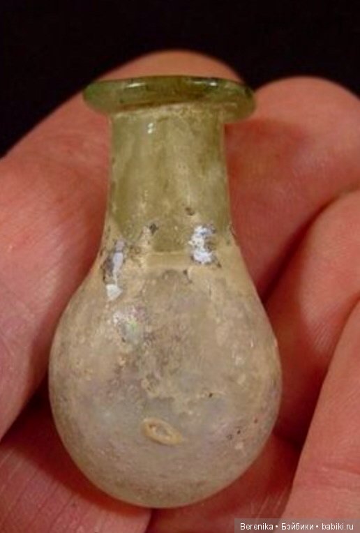 Портрет глаза, бурдалу и слезница. Необычные предметы из прошлого