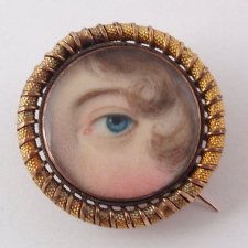 Портрет глаза, бурдалу  и слезница. Необычные предметы из прошлого