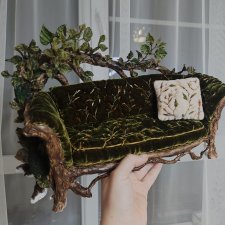 Диван для кукол.