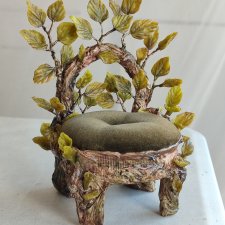 Стульчик, пуфик, кресло для небольших кукол