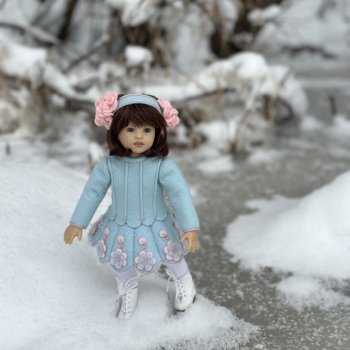 ❄️❄️❄️ «Снежные приключения маленькой фигуристки Роми: фотосессия на настоящем льду ⛸️»