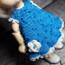 Из фантазийной пряжи.