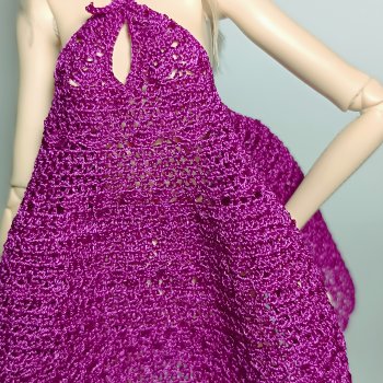 Сарафан цвета фуксии.