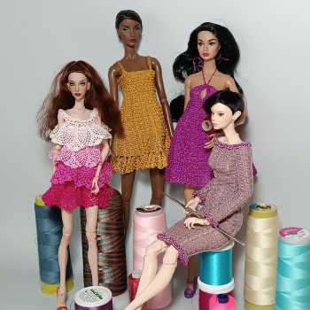 Вязаное платьишко.