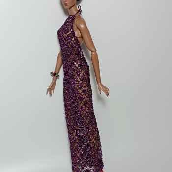 Длинное, лёгкое, мерцающее.....