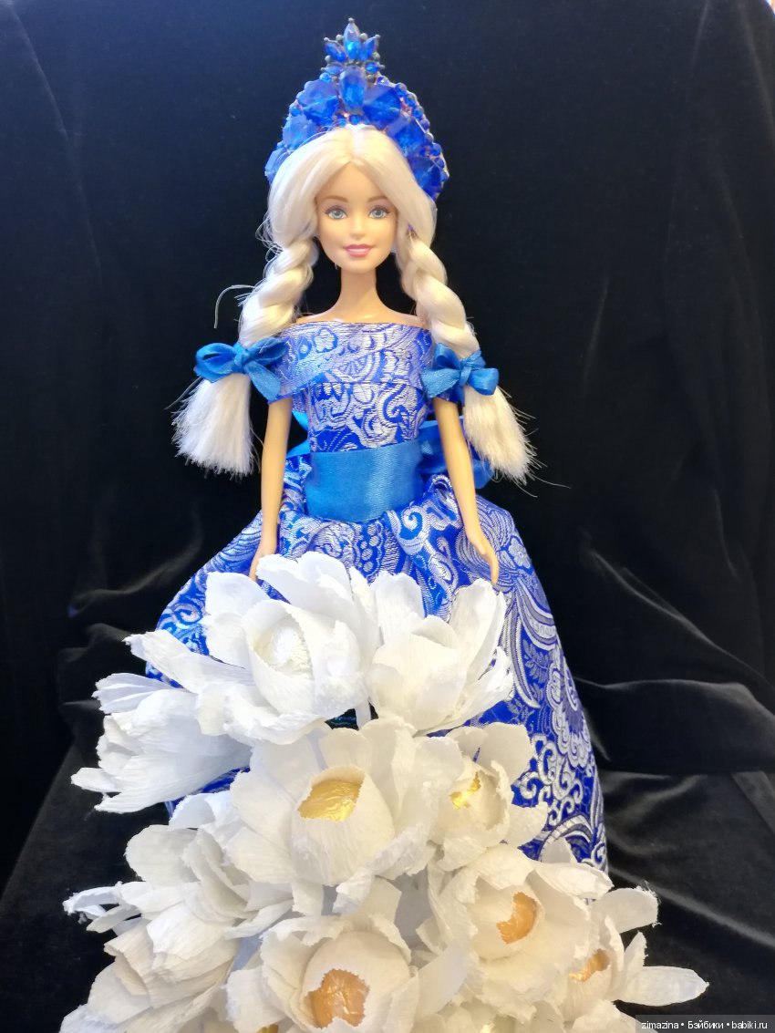 Конфетная Барби-Снегурочка