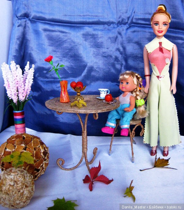 Наверное, с Мэри Поппинс))