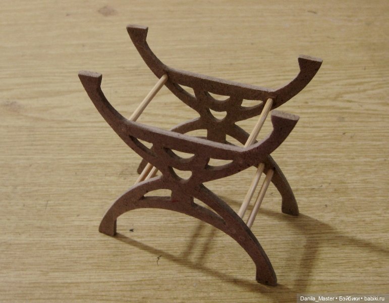 Туалетный столик и стул. Процесс с фотографиями