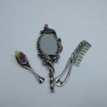 Комплект для красавиц - зеркало, расчёска, щётка