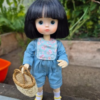 Первая прогулка Дины