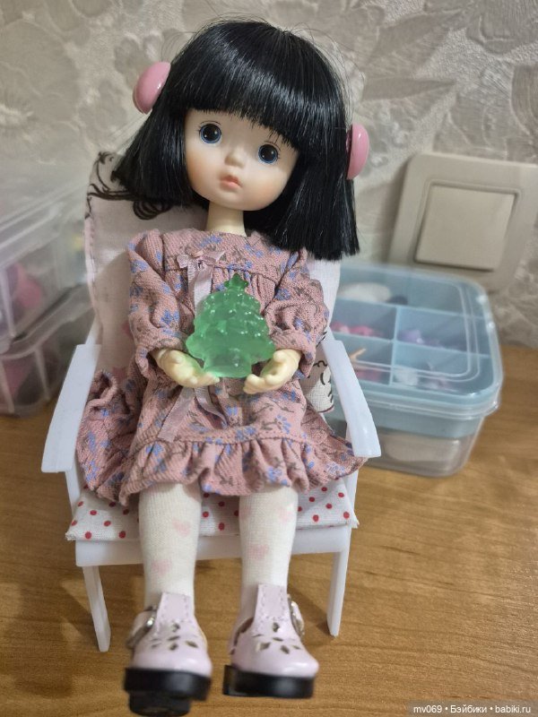 Новые вещички для Диночки