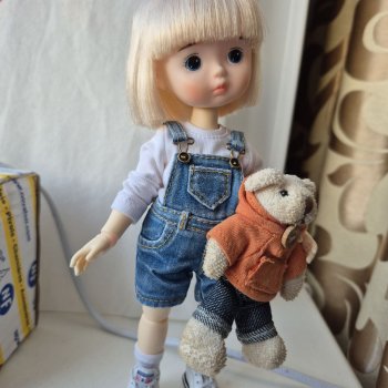 Чем заняться Диночке?