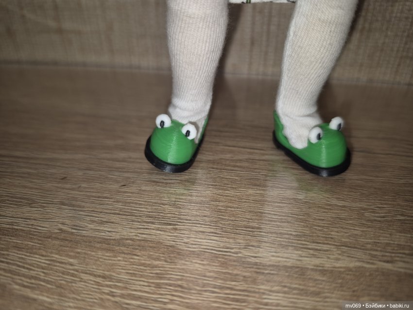 Примерка обновок | Бэйбики Примерка обновок — Азиатские виниловые куклы (разное): Китай