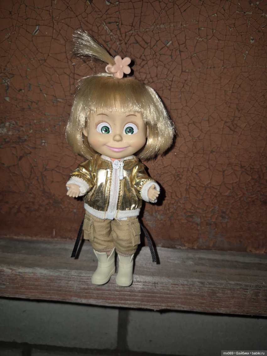 Машина прогулка — Куклы Маша и Медведь (Simba): Маша в кармашке (фото 4)