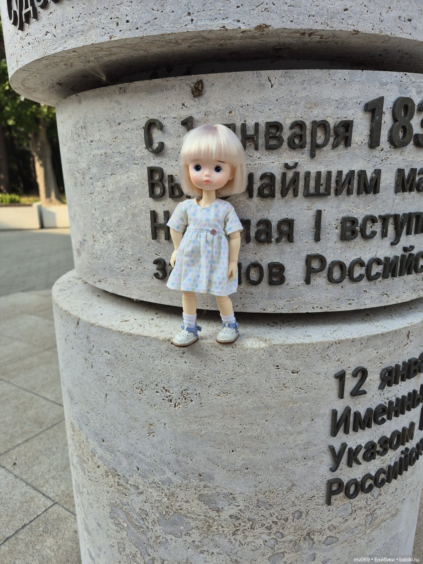 Прогулка Диночки по Анапе (фото 2)