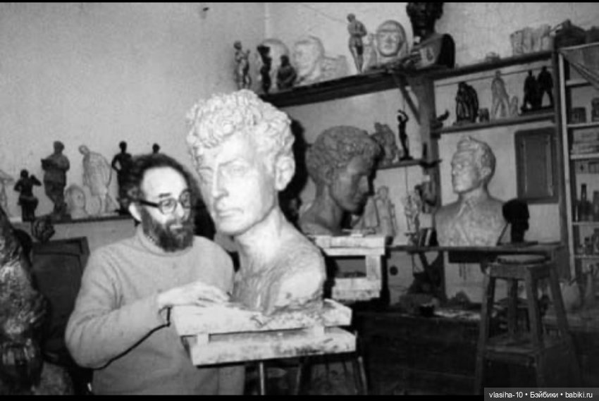 Медведь-спортсмен — Игрушки СССР и советского детства: резиновые (фото 3)