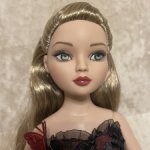 Tiny Expectations Ellowyne