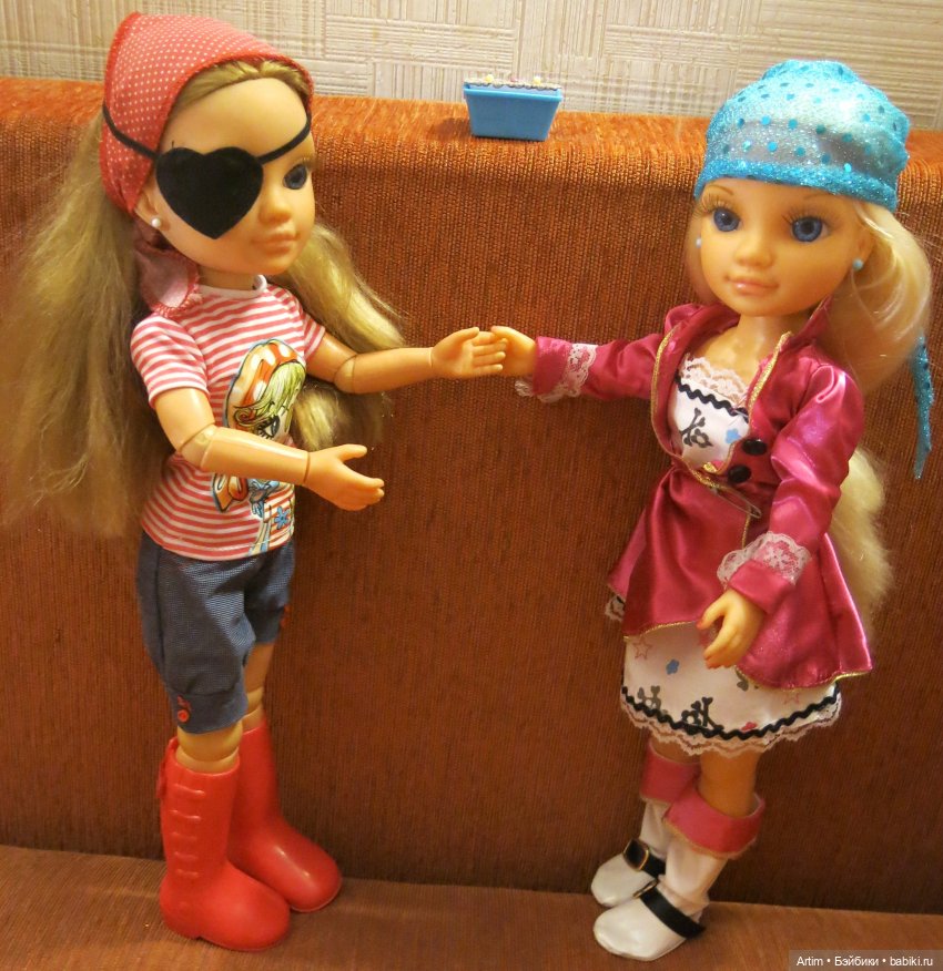 Нэнси Фамоса, девочки-пиратки